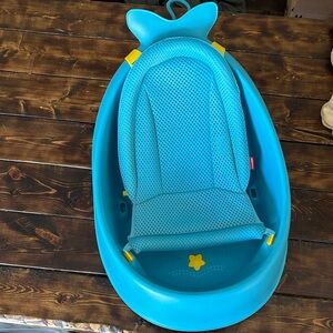 Skip Hop Baby Bath Tub with Mesh Sling